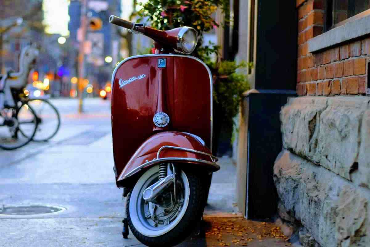 Vespa Piaggio, annuncio dolcissimo