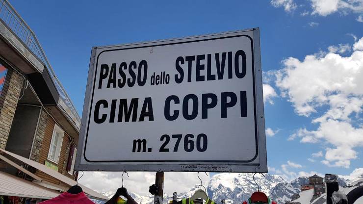 Stop passaggio passi Lombardia moto divieto motivazione paura