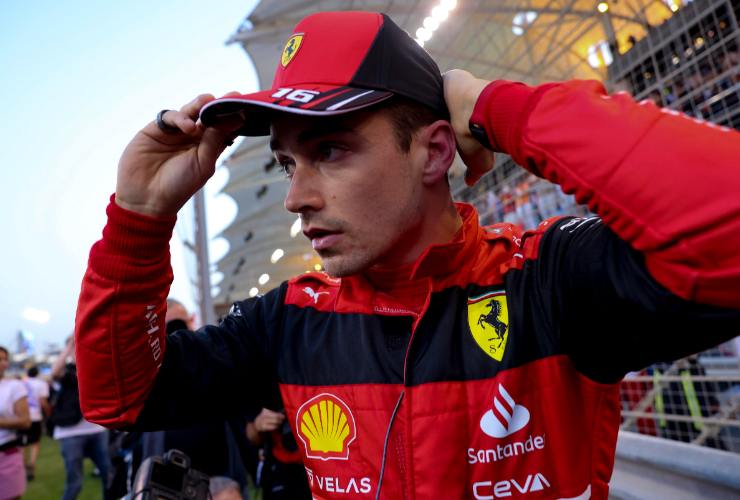 Il contratto in Ferrari del numero 16