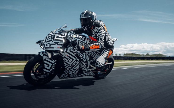 KTM 990 RC R novità moto prototipo occasione potenza 2025