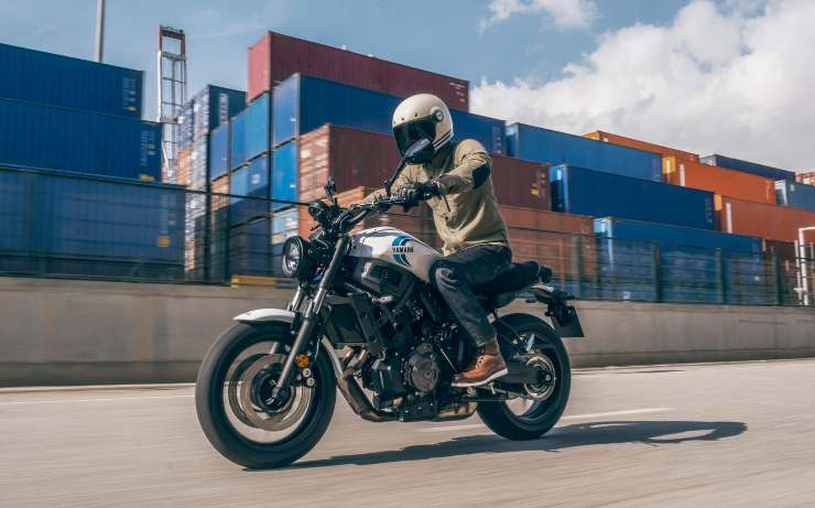 Yamaha XSR700 prezzo dati tecnici