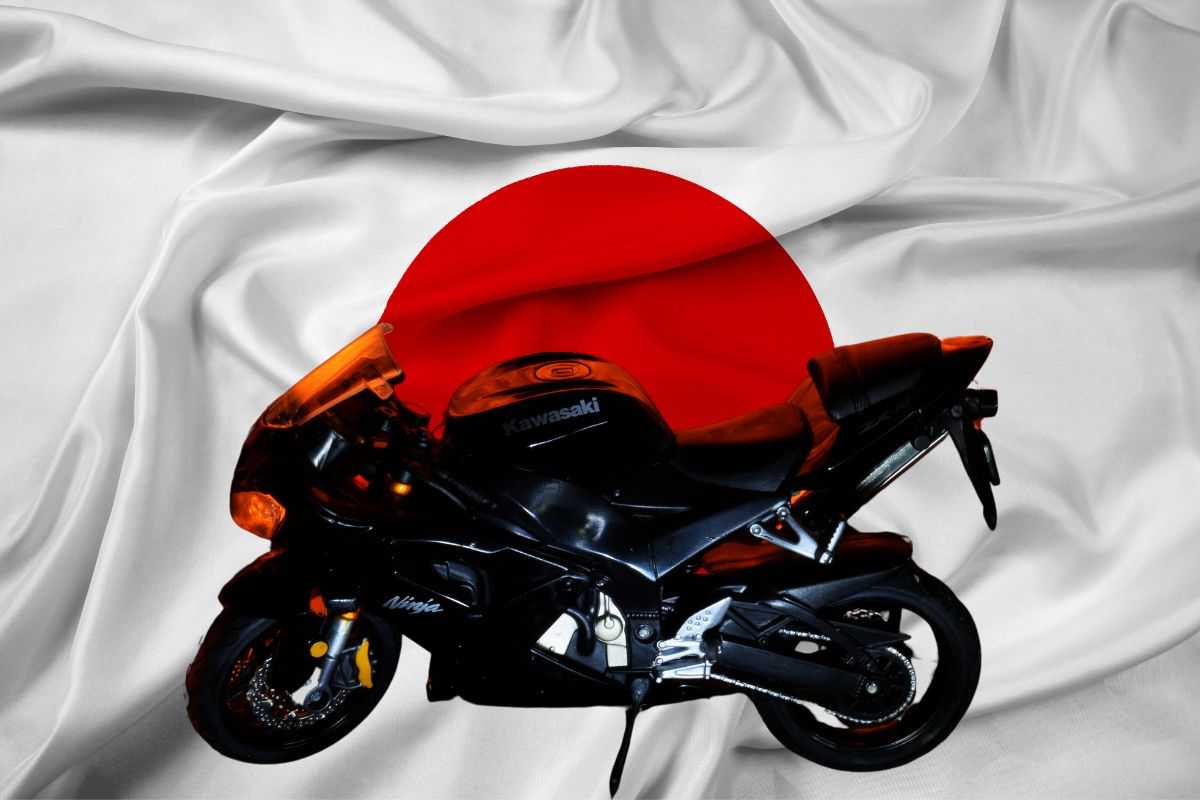 La moto giapponese dal doppio motore sta per arrivare: settore sconvolto, è una "tuttofare"