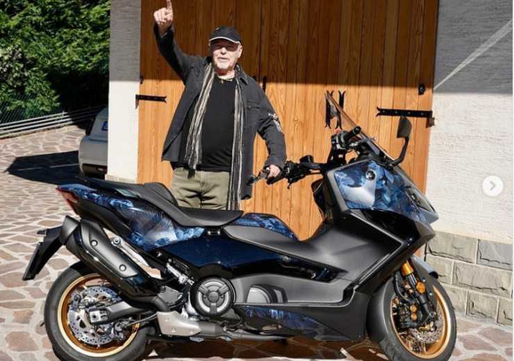 Vasco Rossi e la sua Yamaha T-Max