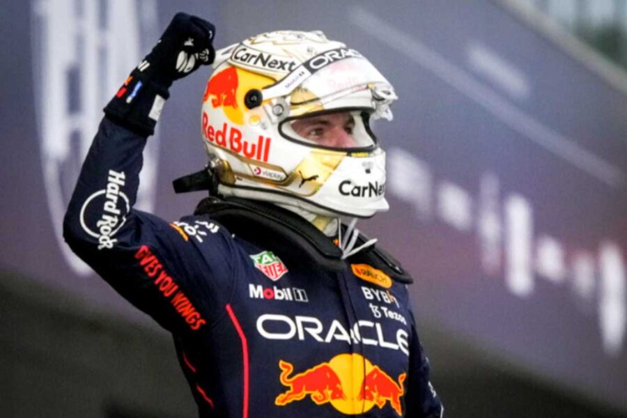 Il pilota Red Bull Max Verstappen dopo un trionfo