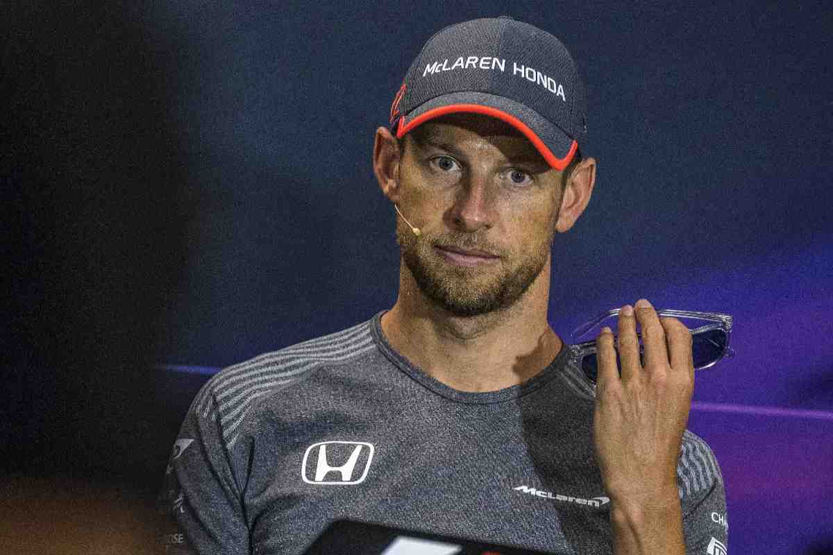 Jenson Button tutto su di lui