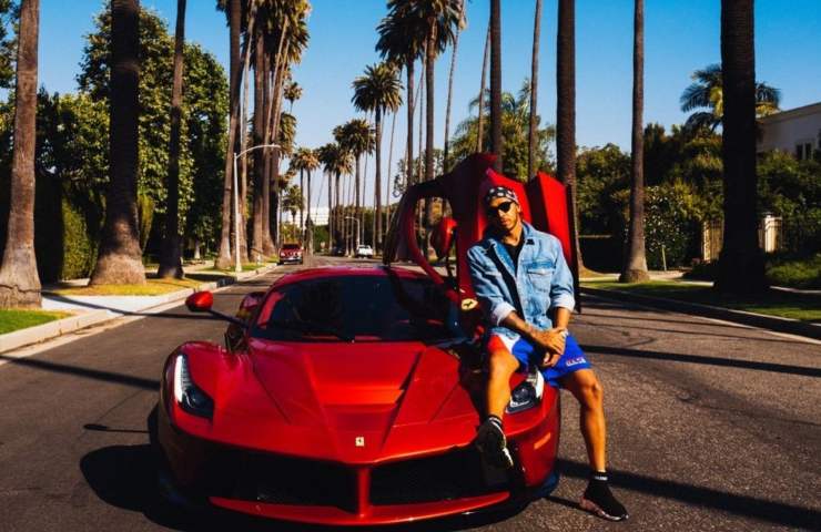 La collezione privata di supercar di Lewis Hamilton, ci sono diverse Ferrari