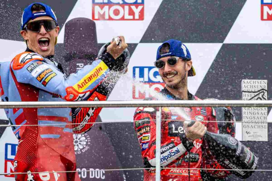 Marquez fa il finto tonto: "Bagnaia guida principale in Ducati, posso imparare molto da lui"