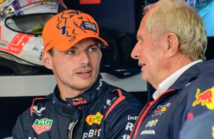 Max Verstappen parla con Helmut Marko