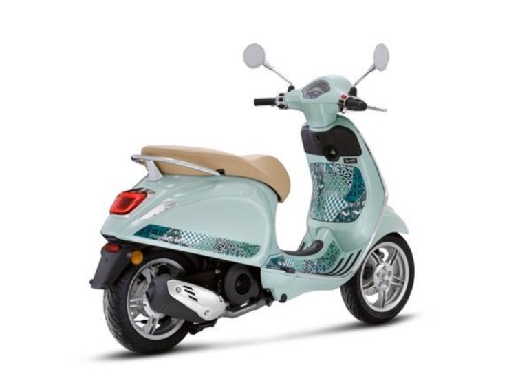 Piaggio Vespa Batik