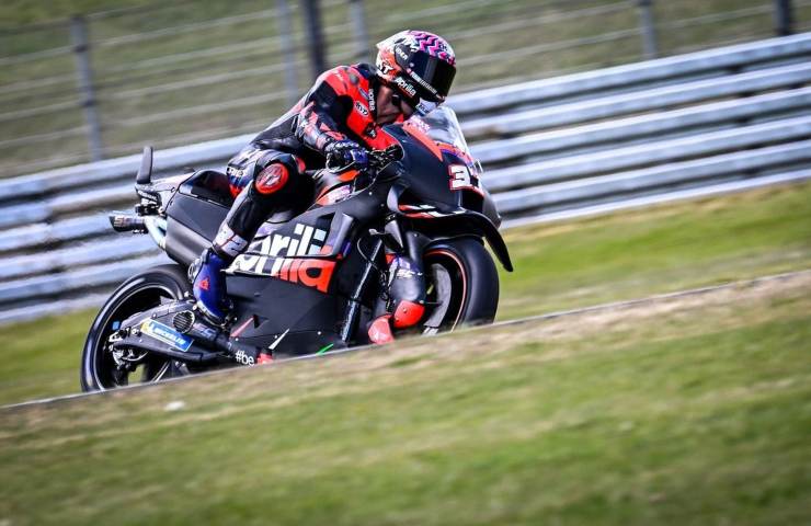 Aprilia da laboratorio alla wild card Lorenzo Savadori al GP di Austria