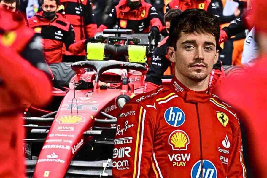 Charles Leclerc nei box Ferrari