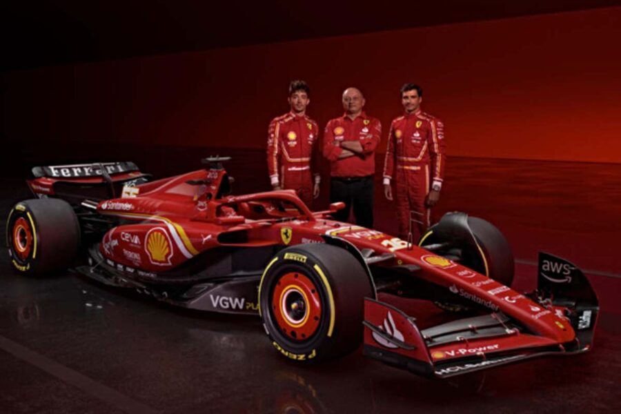 I piloti Ferrari con il team principal Vasseur