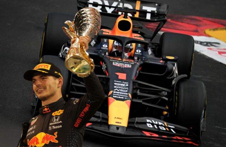 Il pilota Max Verstappen su Red Bull