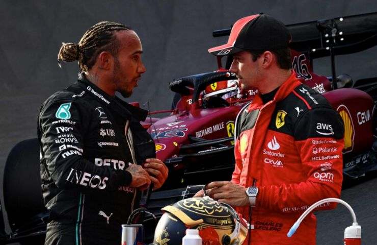 Leclerc e Hamilton si confrontano