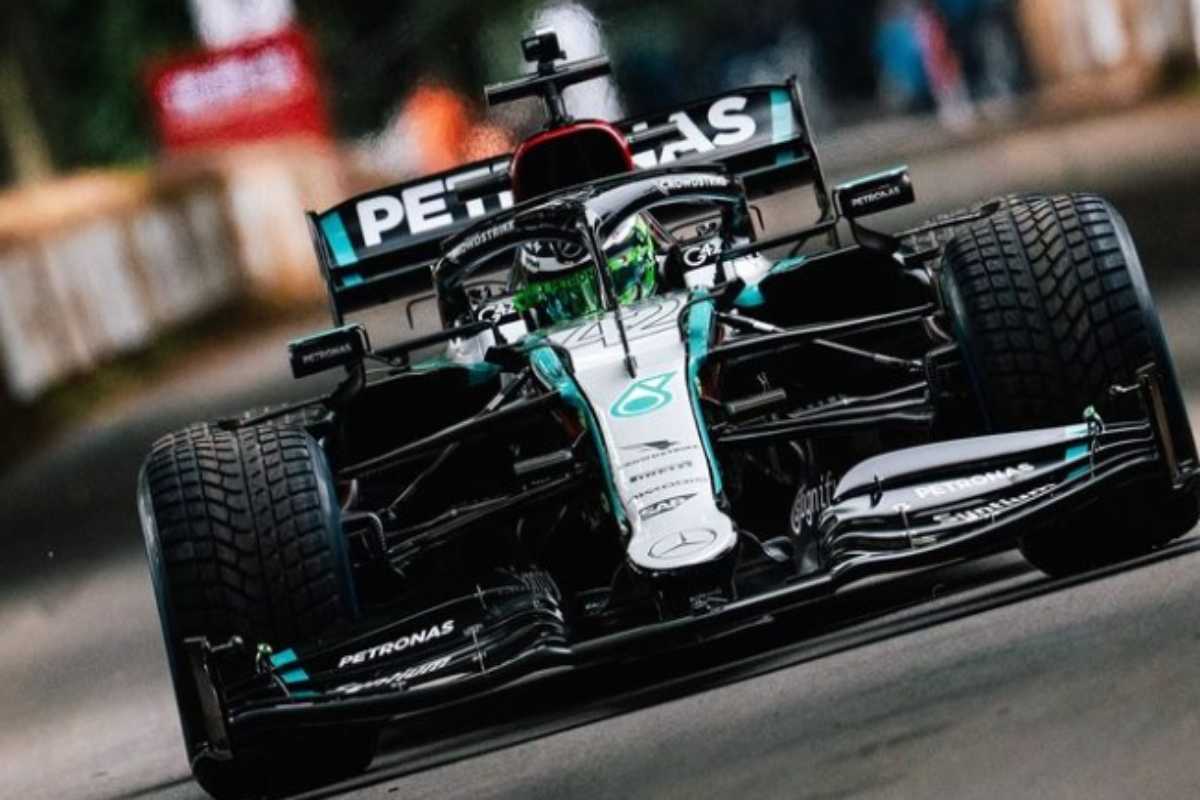 Mercedes, chi sarà il compagno di Russell dopo l'addio di Hamilton? 