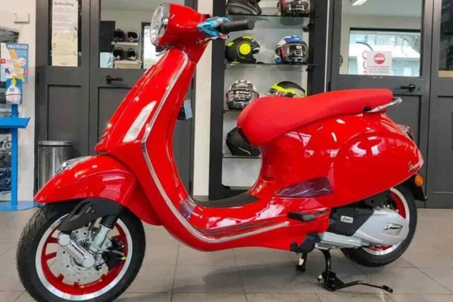 Vespa Primavera offerta agosto