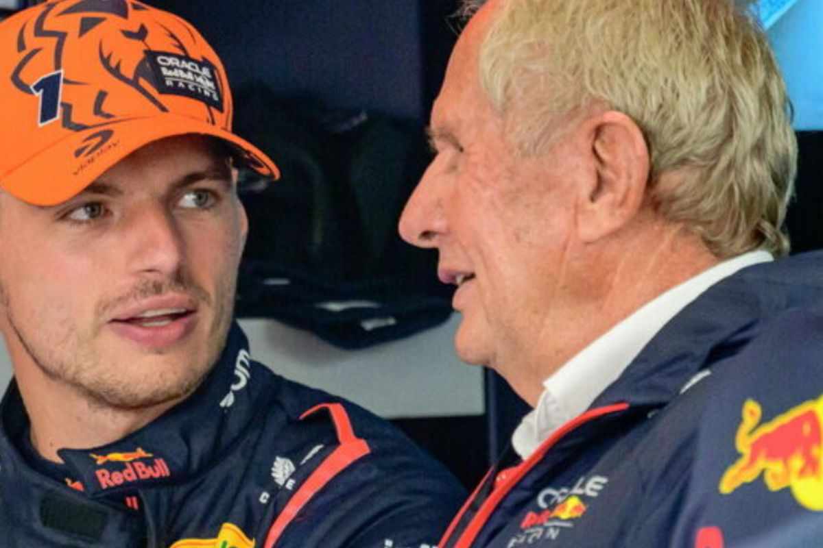 Verstappen insieme Helmut Marko nei box